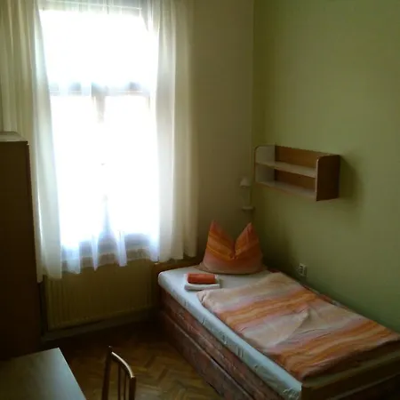 Apartma *